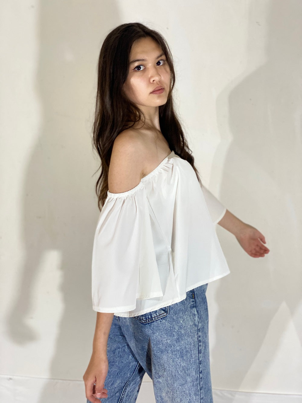 TIA Off-shoulder Crop Top 2 - OAKANDMAJOR