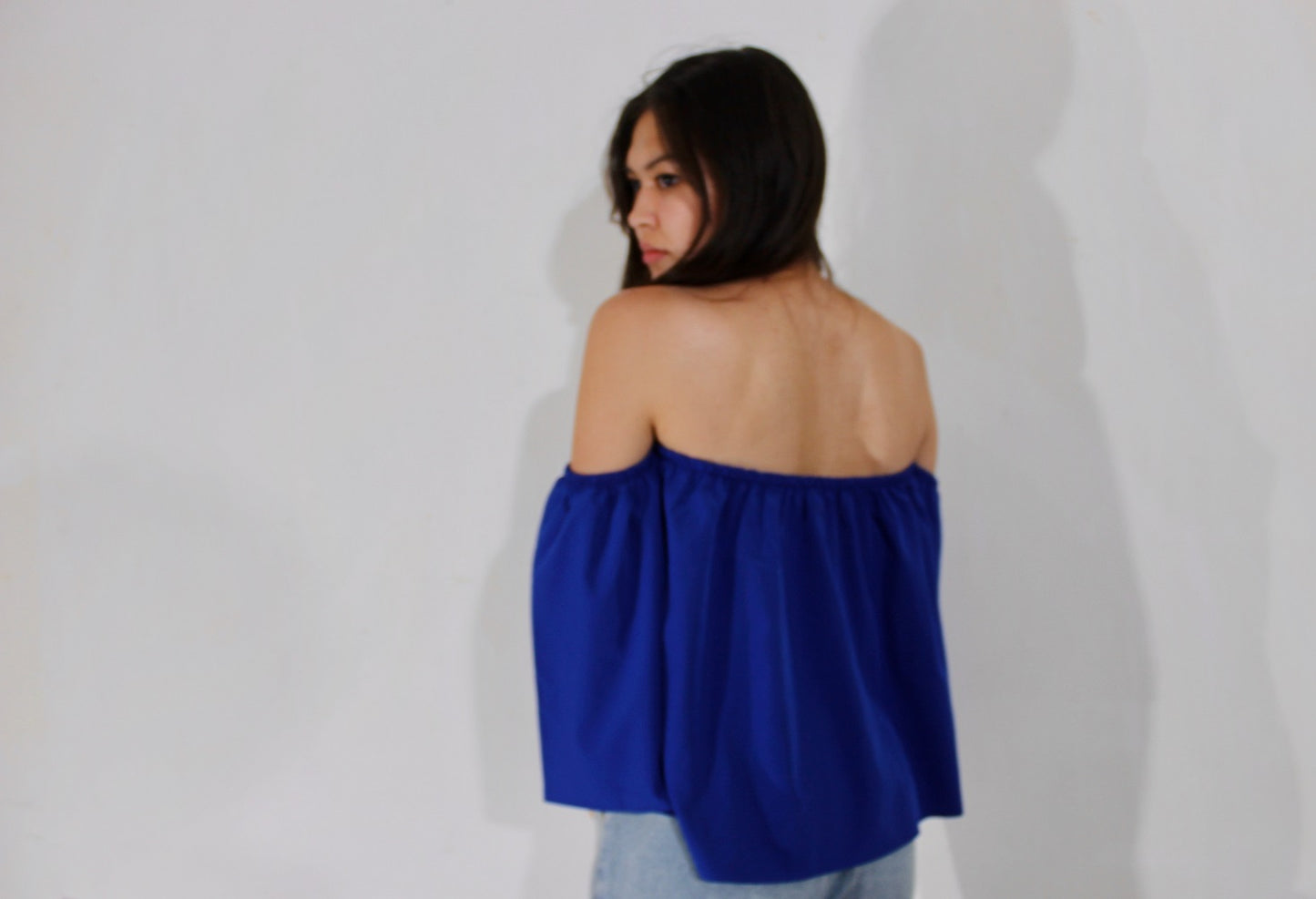 TIA Off-shoulder Crop Top - OAKANDMAJOR